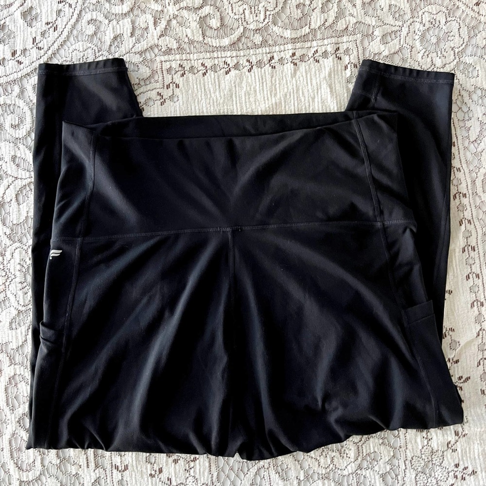 Fabletics XXL PureLuxe High-Waisted Maternity 7/8 Legging Black Pockets 2 Pairs - Picture 4 of 9